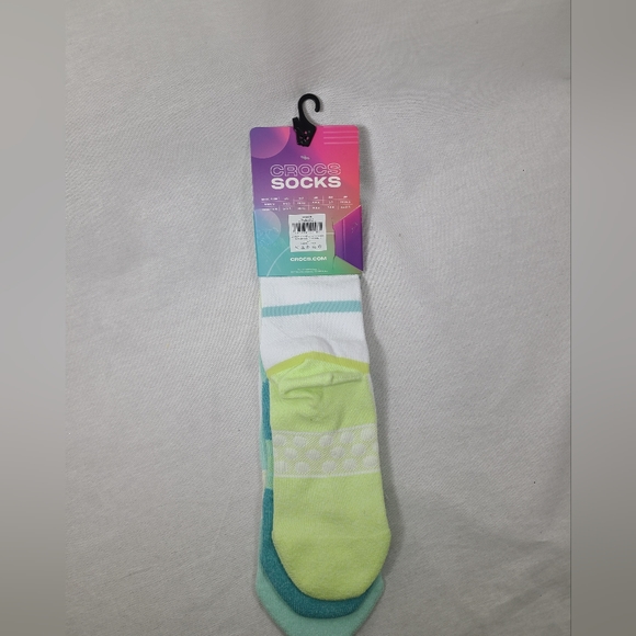 Crocs Socks Adult Medium Quarter Mens 6-8.5 Womens 8-10.5 crew socks- 3 socks - Picture 2 of 3